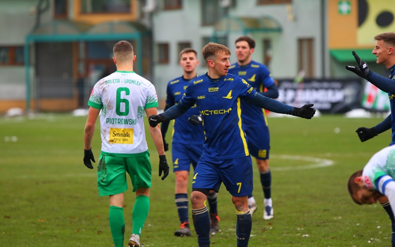 Pogoda przeszkodziła trzecioligowcom - Śnieg uniemożliwił grę w Radzyniu Podlaskim