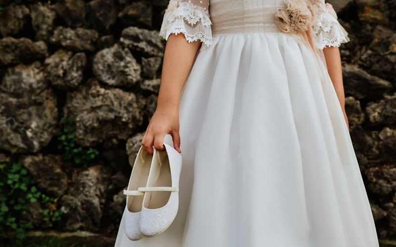 Stylowe buty komunijne dla dziewczynki – na co zwrócić uwagę, by uniknąć dyskomfortu?