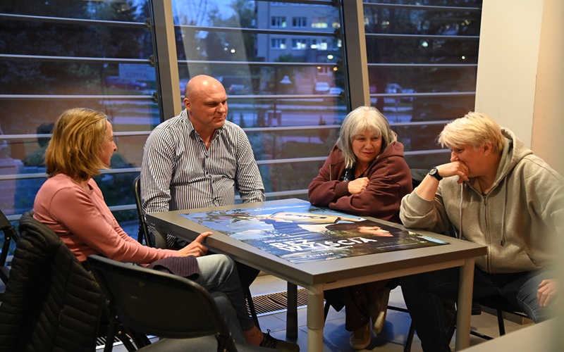 Od seansu do refleksji