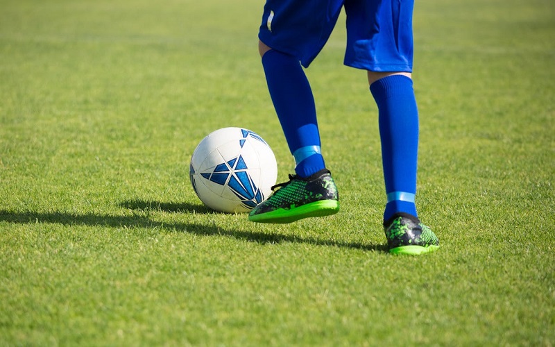 Dlaczego piłka nożna nagradza zespoły potrafiące zachować cierpliwość?