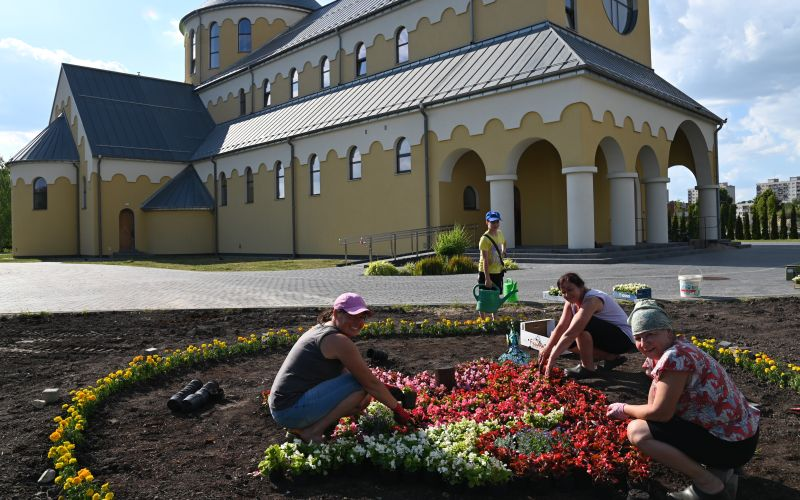 Czas zakwitnie przy Św. Kindze (foto)