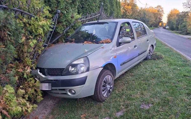 Nietrzeźwy kierowca uderzył w ogrodzenie