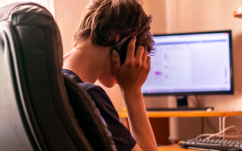 Wezmą hejt i cyberprzemoc pod lupę
